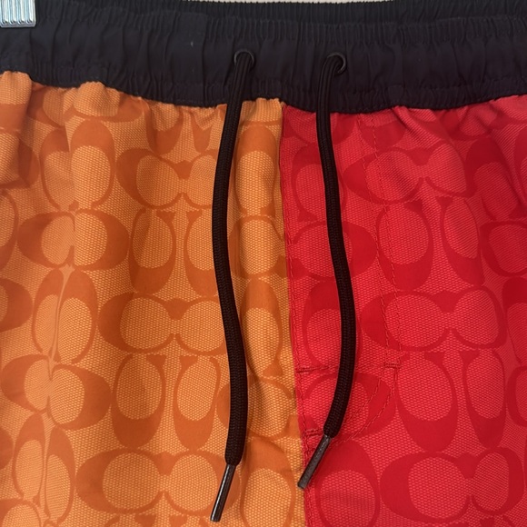 Coach men’s color block signature swim trunk - Picture 5 of 9